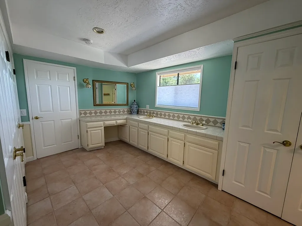 River Farm Dr, Westlake Village — Photo 3