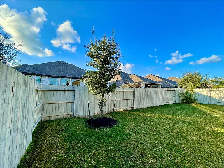 4334 Hemlock Grove Ln — Photo 39