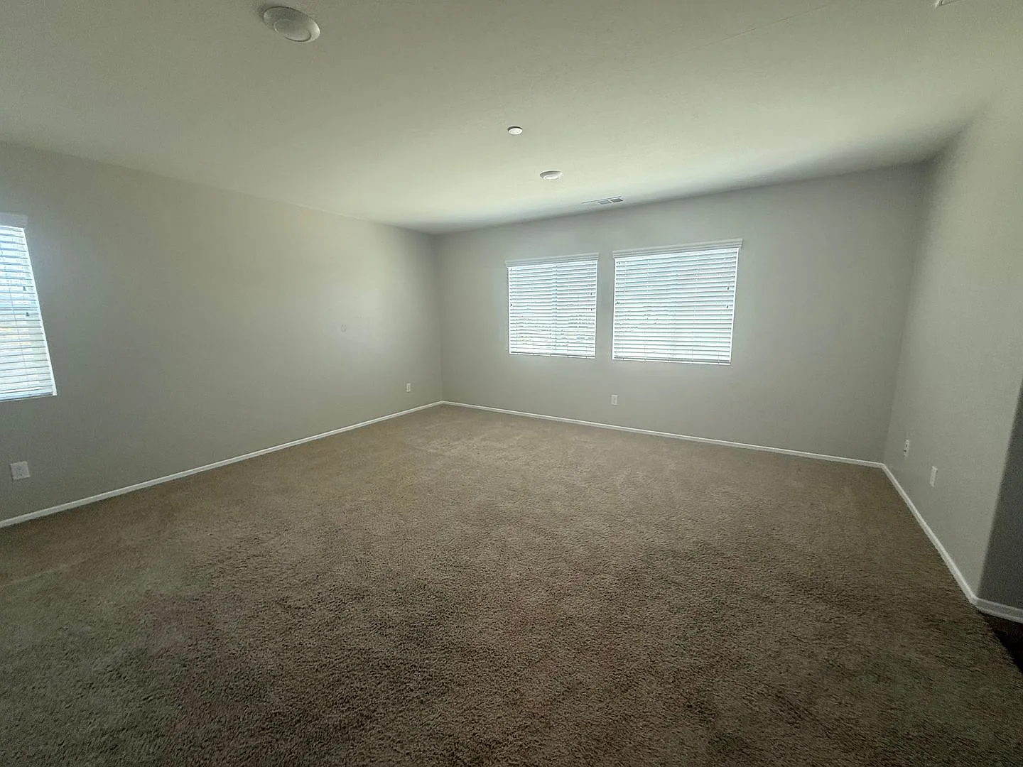 Beautiful Two Story Home, 3 Bedrooms, 2.5 Bathrooms, Solar Panels, — Photo 4