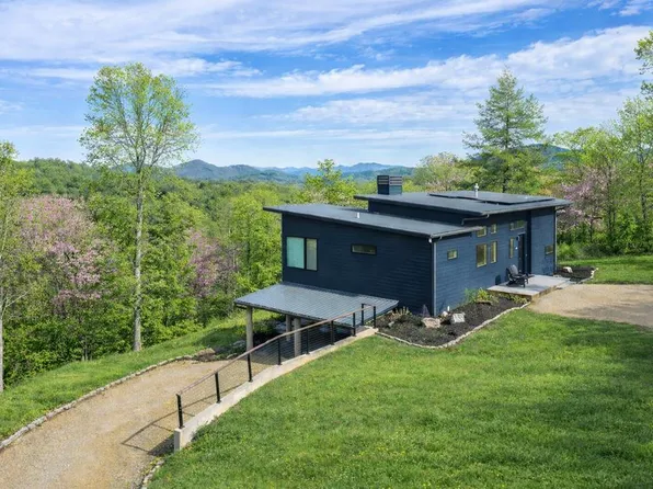 458 Brannon Rdg, Young Harris, GA 30582