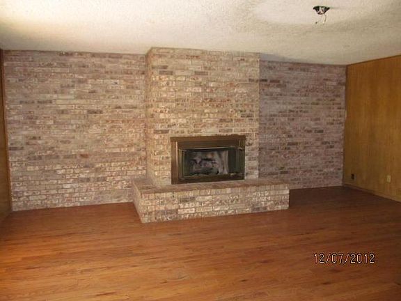 5th image of 1318 Lark Ln