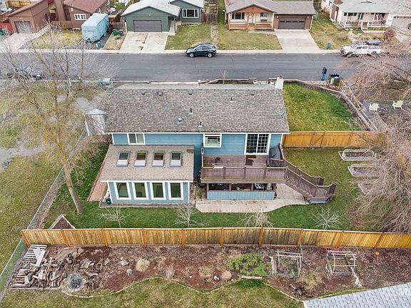 3rd image of 814 Valley View Dr