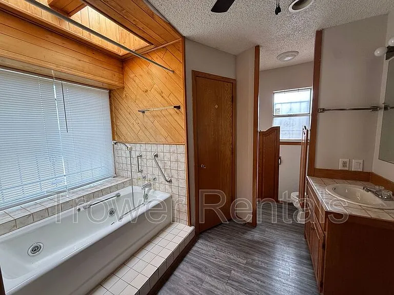 3728 Holley Ave — Photo 23