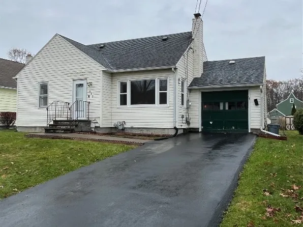 812 Morlando Dr, Endicott, NY 13760