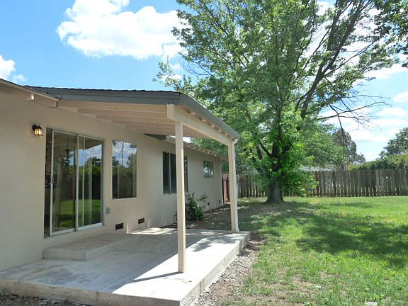 3rd image of 8142 Oak Ave