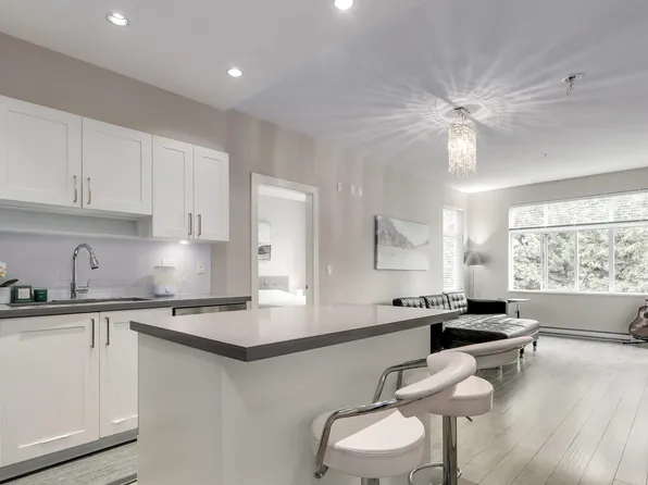 963 Charland Ave #2308, Coquitlam, BC V3K 0E2