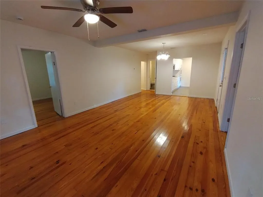 4 bed, 2.0 bath, 1356 sqft, $1,600 — Photo 4