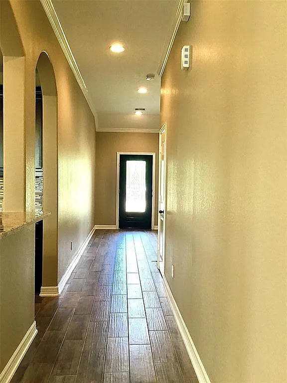 3 bed, 2.0 bath, 1574 sqft, $1,850 — Photo 2