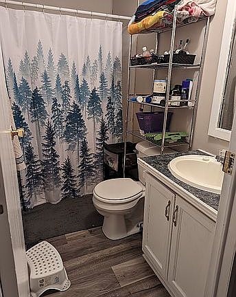 5th image of 1012 Kim Ln