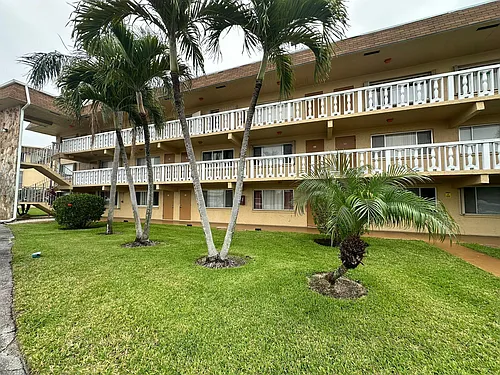 500 Village Green Cir W Photo 1
