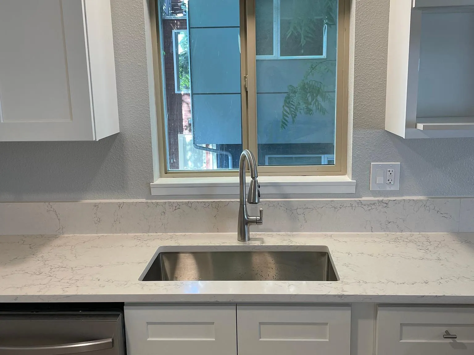 2 bed, 1345 sqft, $3,200 — Photo 4