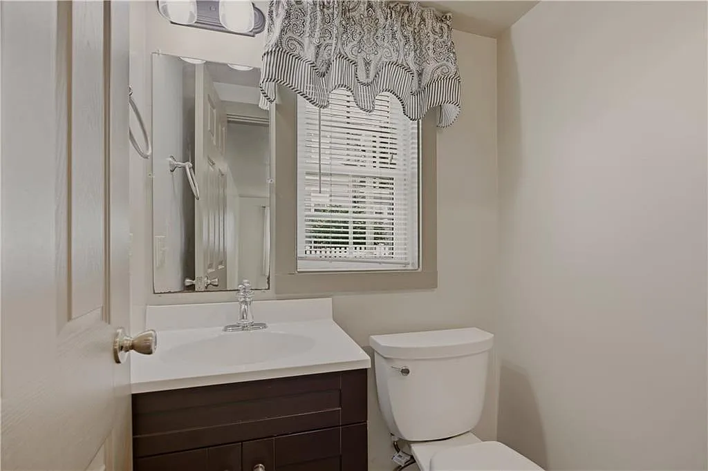 2 bed, 2.5 bath, 1616 sqft, $3,400 — Photo 4