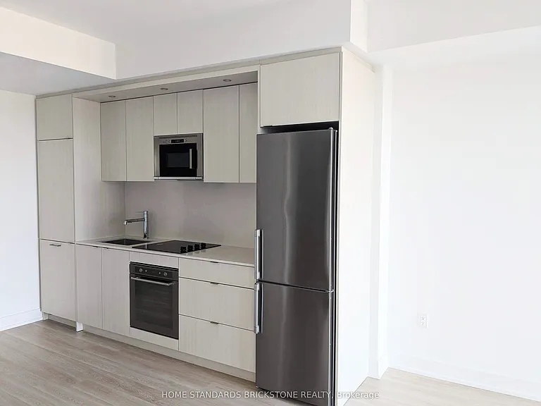 20 Inn On The Park Dr #1839 — Photo 3