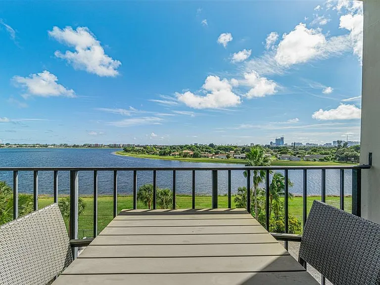 1830 Embassy Dr #613 — Photo 16
