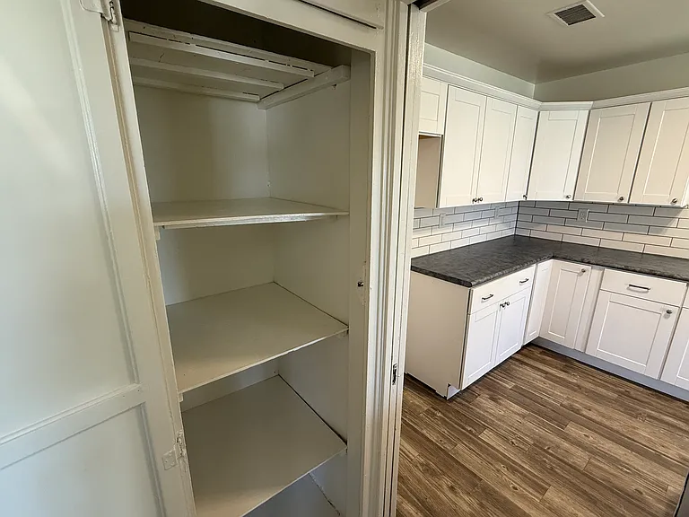 4122 Saint Paul Pl — Photo 8