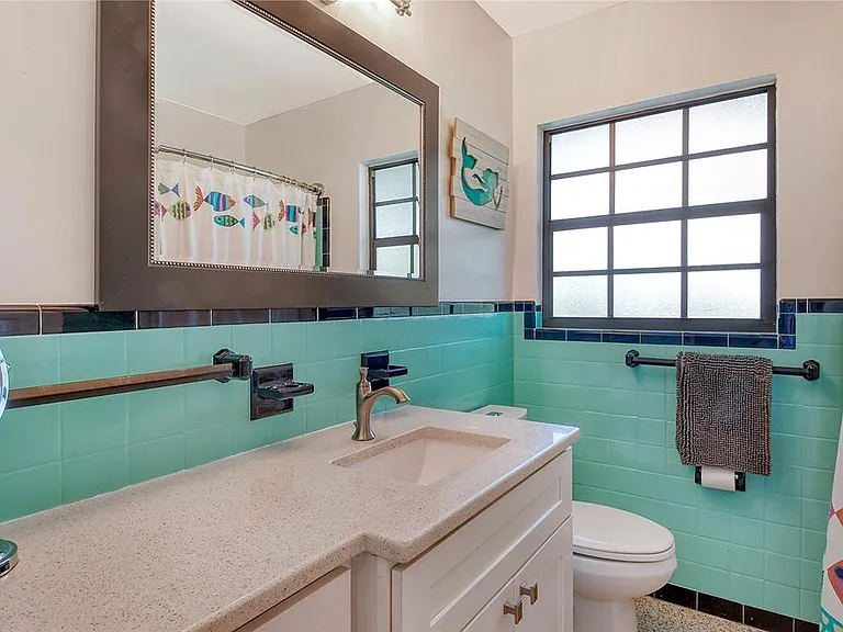 2309 Lynn St — Photo 18