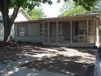 1st image of 118 Adrian Dr