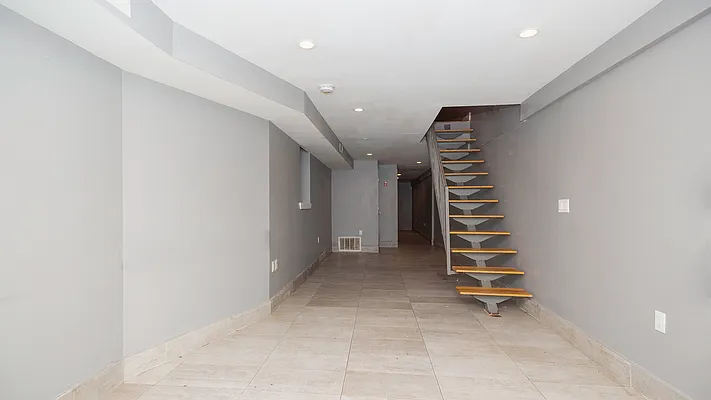 Rented by Nooklyn NYC LLC | media 7