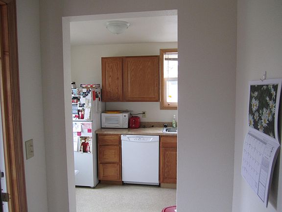 4th image of 419 S 10th St
