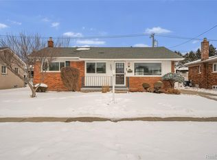 20886 Crestmont Ln, Dearborn Heights, MI