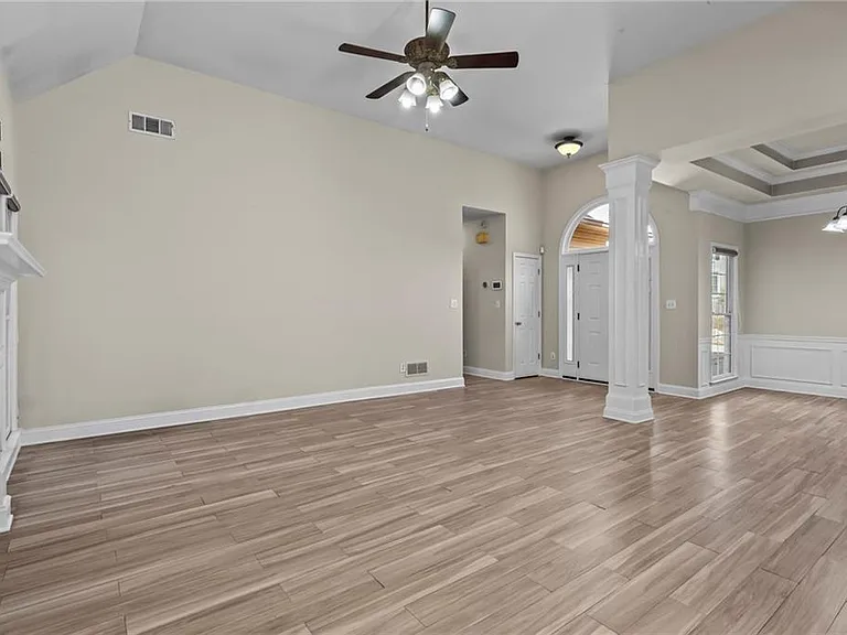 3030 Northcliff Dr — Photo 4