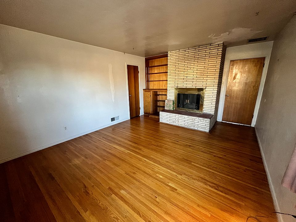 2nd image of 1433 Dartmouth Dr NE