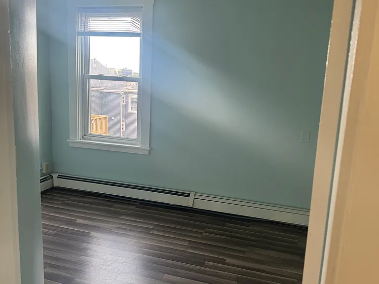 276 Park Ave — Photo 11