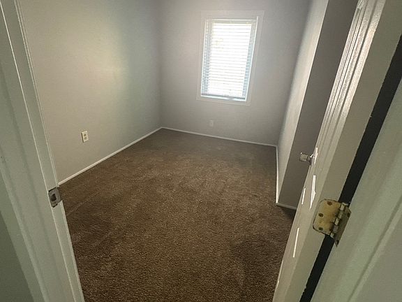 4th image of 435 Thornton St #1