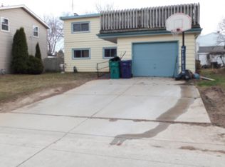 2047 E Leroy Ave, Saint Francis, WI 53235