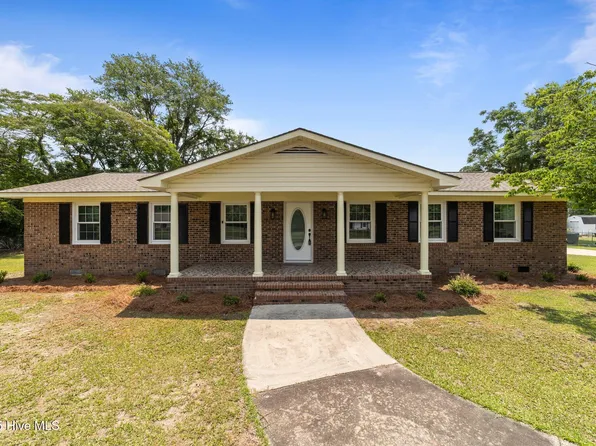 205 Cromartie Road, Elizabethtown, NC 28337