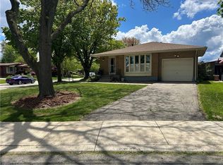 2 Melody Ct, Hamilton, ON L8V2M4