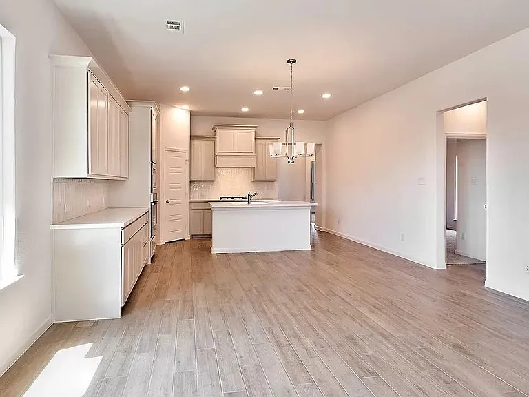 3101 Bell Flower Dr — Photo 3