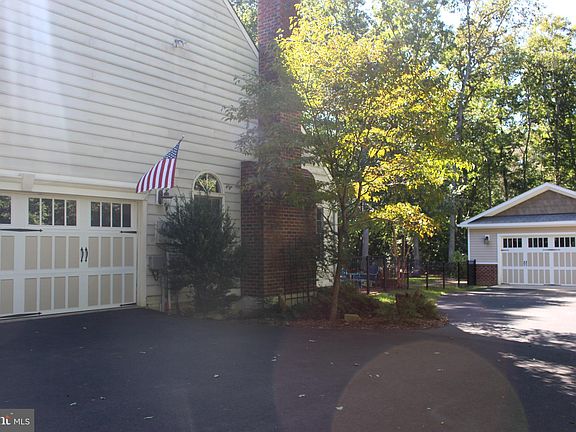 2nd image of 94 Hamlin Dr