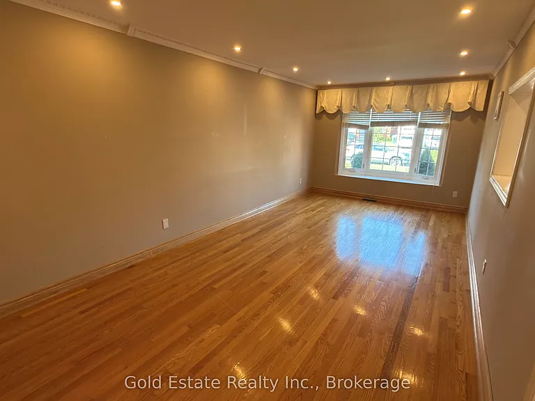 5202 Huntingfield Dr E — Photo 3
