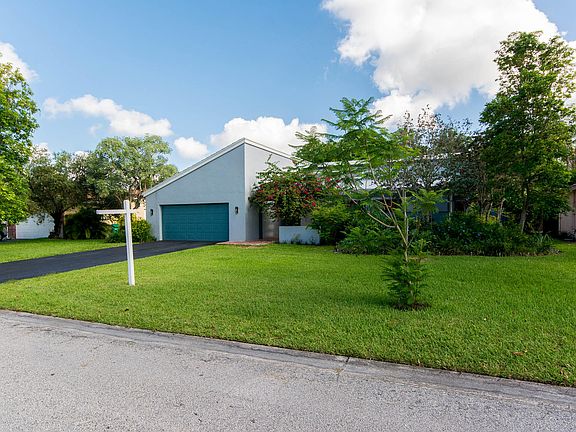 3rd image of 8951 NW 21st St