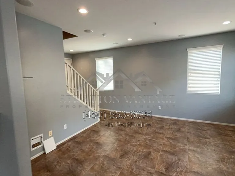 1426 N 81st Dr — Photo 5