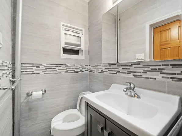 20-15 Menahan Street image 18 of 38