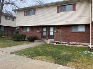 321 W Anderson St, Crown Point, IN 46307