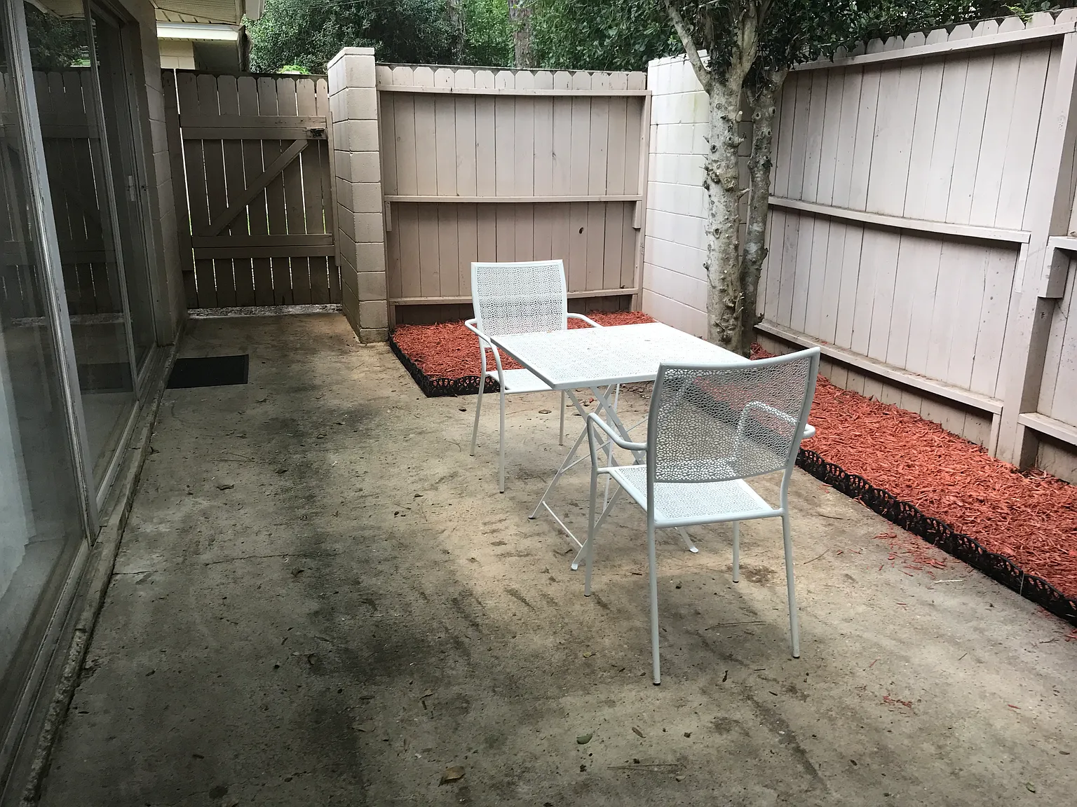 2241 W Pensacola St — Photo 4