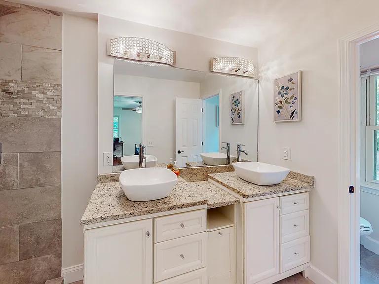 W Lakeshore Dr — Photo 7