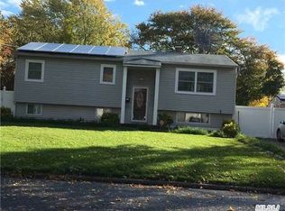 3119 Connecticut Ave, Medford, NY 11763