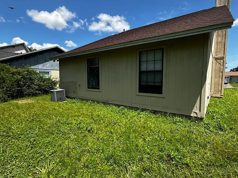 126 Kristine Blvd — Photo 36