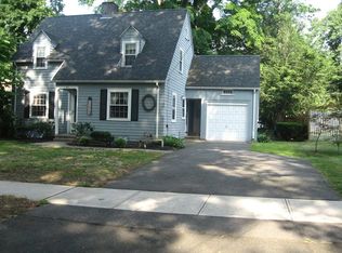 62 Stirling St, Longmeadow, MA 01106