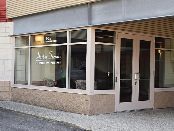 5th image of 105 W Danaher St Unit 408