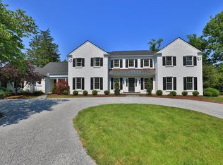 4895 Drake Rd, Cincinnati, OH 45243