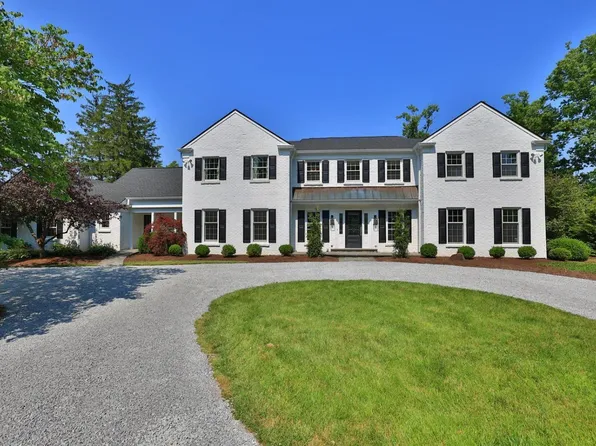 4895 Drake Rd, Cincinnati, OH 45243