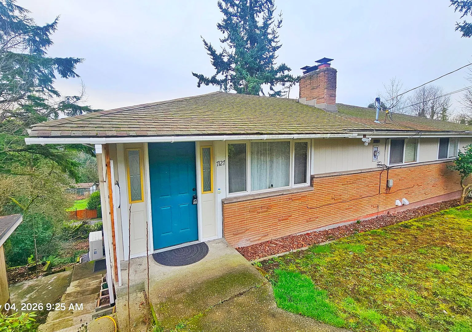 Charming 3 Bed 2.25 Bath Home in Skyway with a great view of Mt Rainier — Photo 2