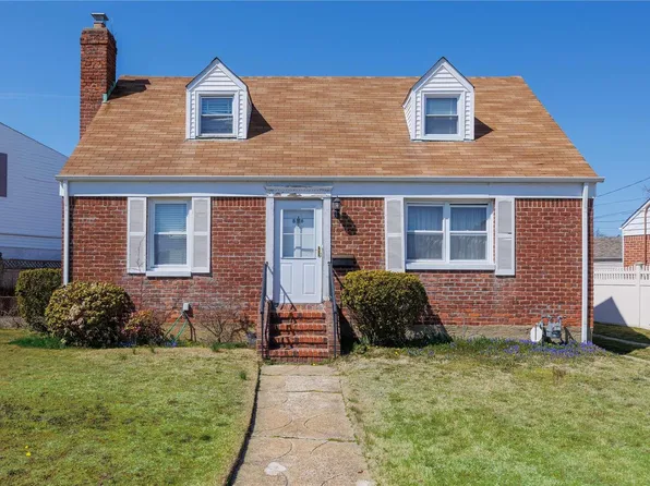86 Diamond Street, Elmont, NY 11003