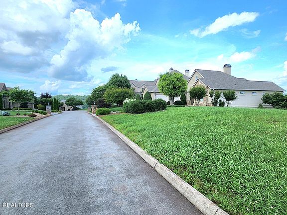 5th image of 280 Grandville Ct