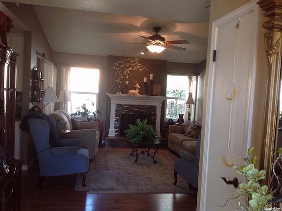 2nd image of 3811 W Creek Dr
